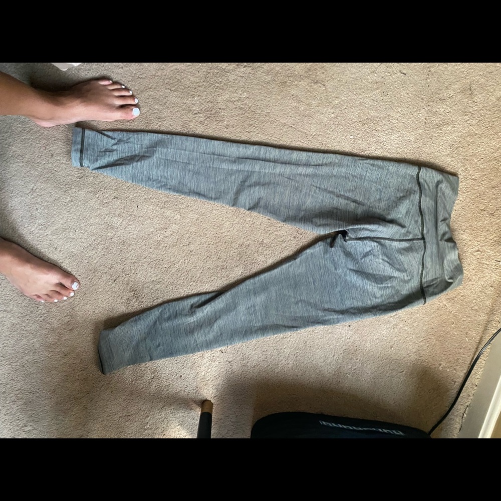 Lulu lemon size 8 wunder unders